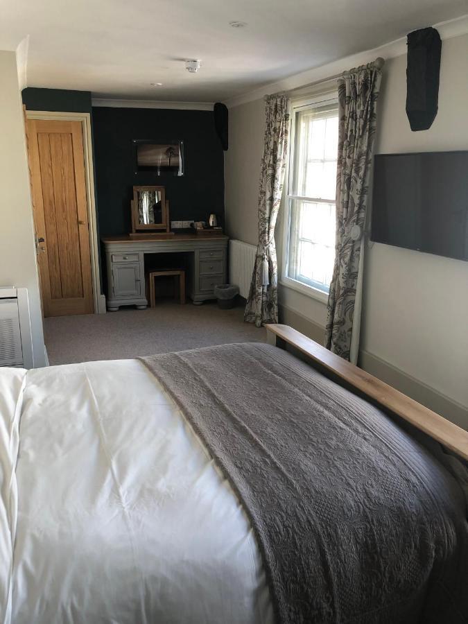 The Peppermill Town House Hotel & Restaurant Devizes Buitenkant foto