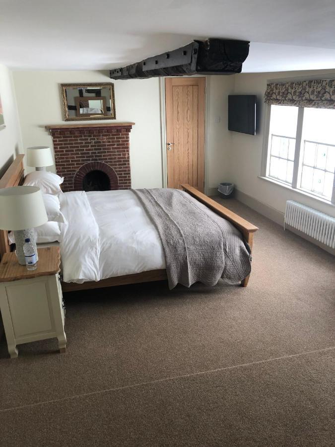 The Peppermill Town House Hotel & Restaurant Devizes Buitenkant foto
