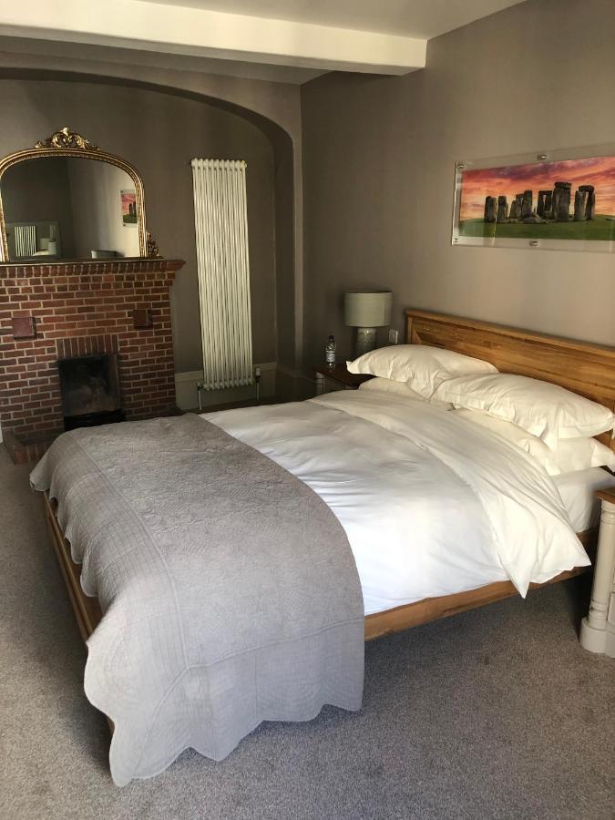 The Peppermill Town House Hotel & Restaurant Devizes Buitenkant foto