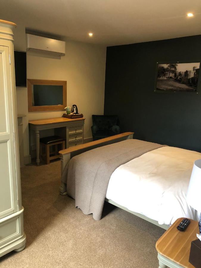 The Peppermill Town House Hotel & Restaurant Devizes Buitenkant foto