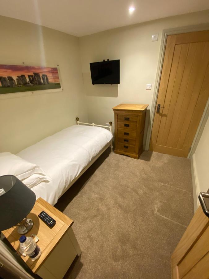 The Peppermill Town House Hotel & Restaurant Devizes Buitenkant foto