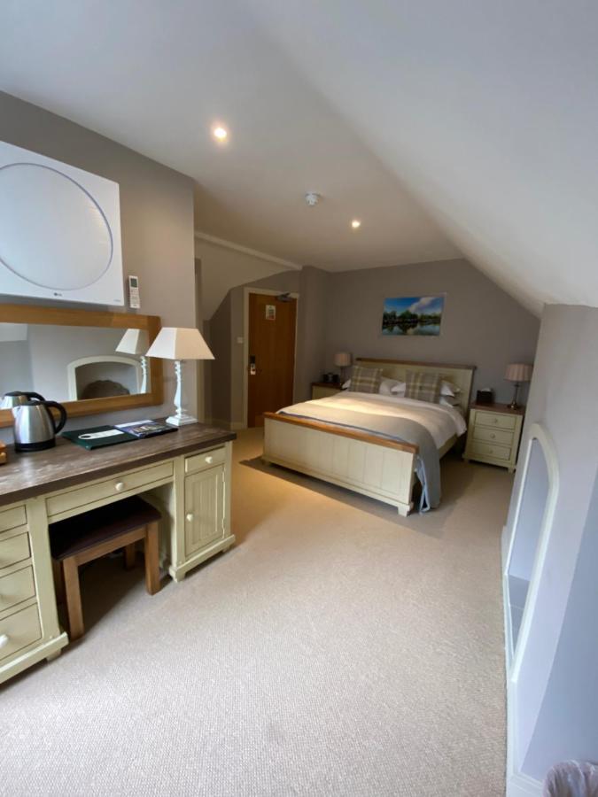 The Peppermill Town House Hotel & Restaurant Devizes Buitenkant foto