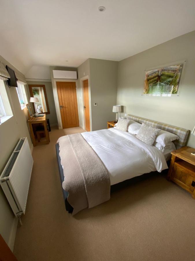 The Peppermill Town House Hotel & Restaurant Devizes Buitenkant foto