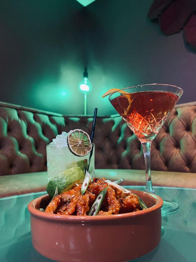 The Peppermill Town House Hotel & Restaurant Devizes Buitenkant foto