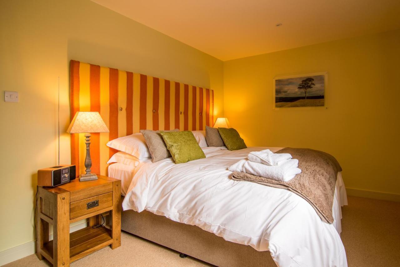 The Peppermill Town House Hotel & Restaurant Devizes Buitenkant foto