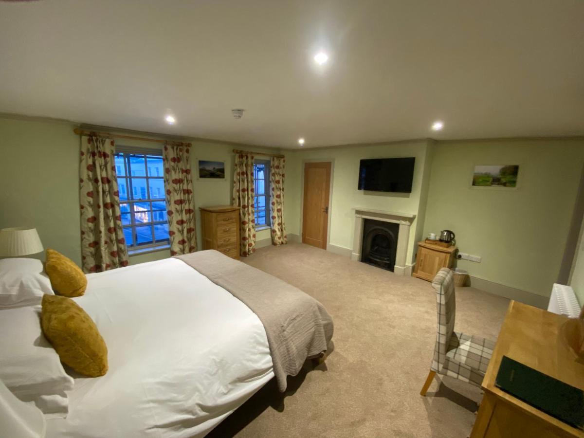 The Peppermill Town House Hotel & Restaurant Devizes Buitenkant foto