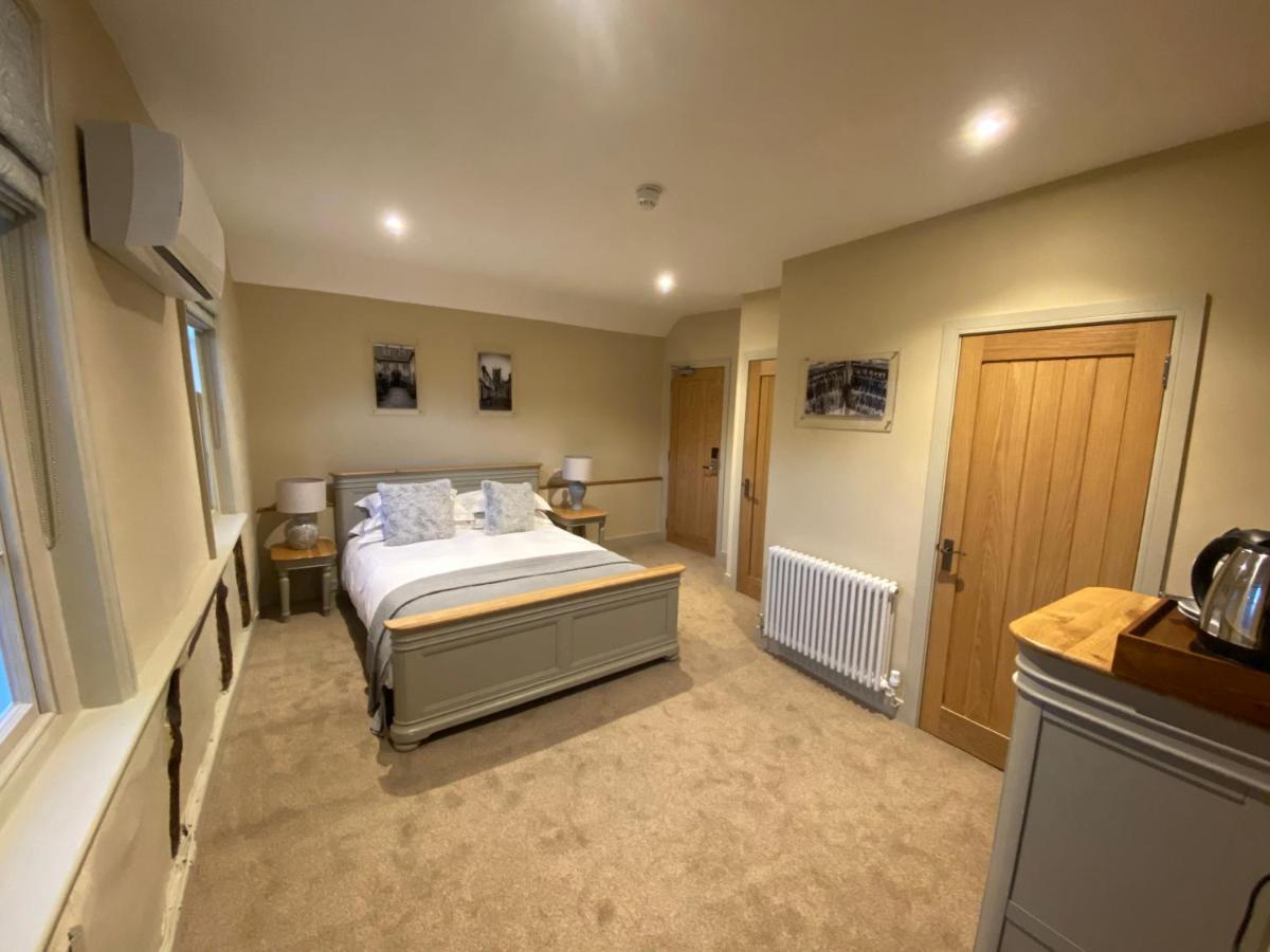 The Peppermill Town House Hotel & Restaurant Devizes Buitenkant foto