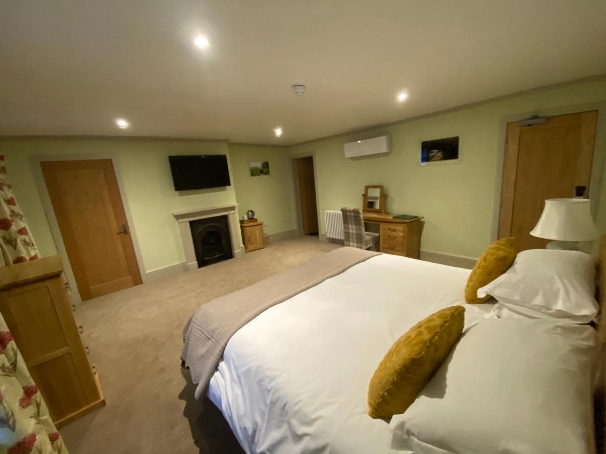 The Peppermill Town House Hotel & Restaurant Devizes Buitenkant foto